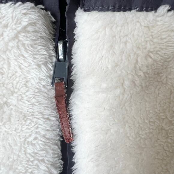 Tommy Bahama Boys Cozy Sherpa Fleece Vest, Size 5/6 (US 5/6) - Picture 13 of 13